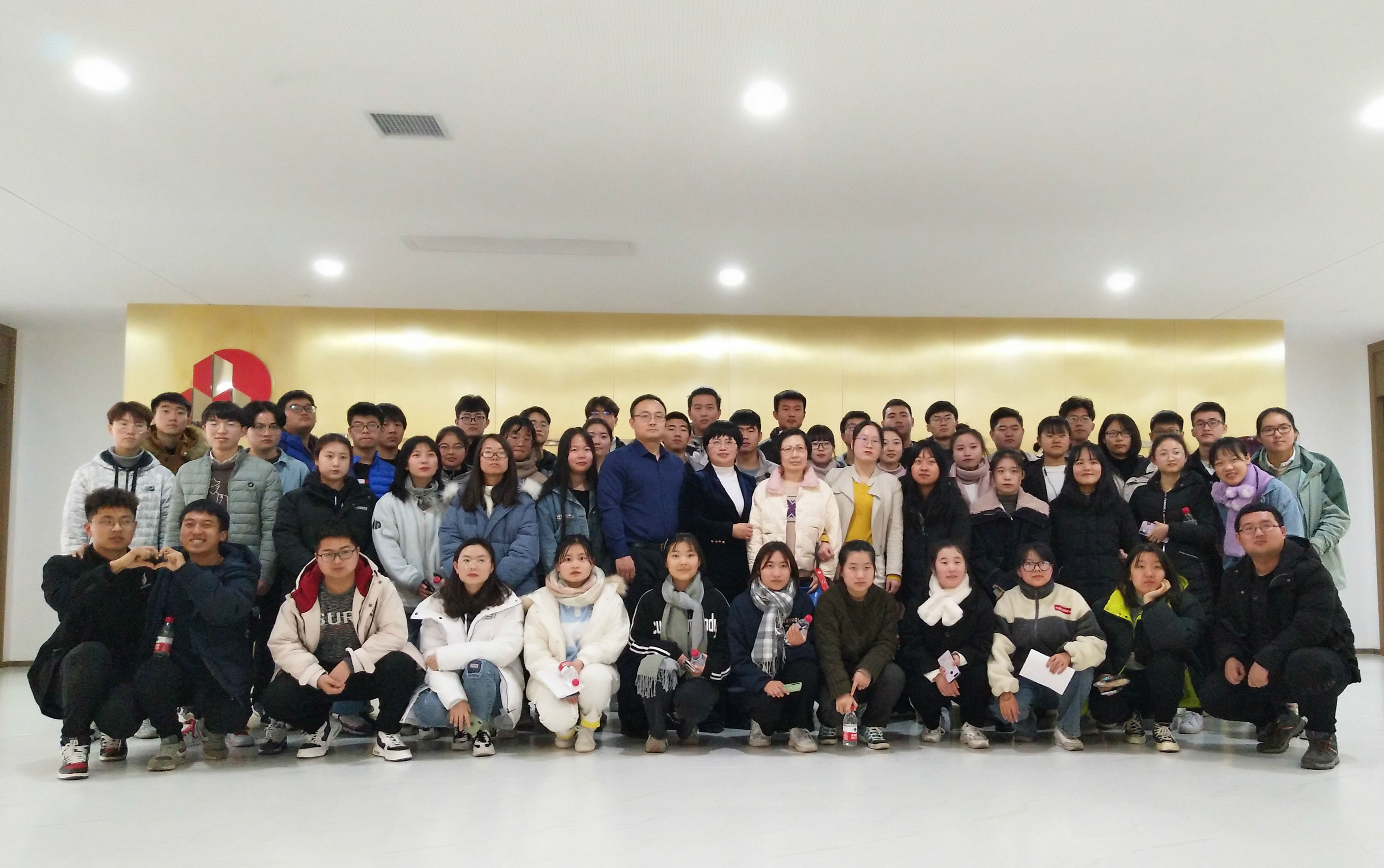 校企合作|西安思源学院师生到我华体会官方网页版-华体会(中国)
交流学习